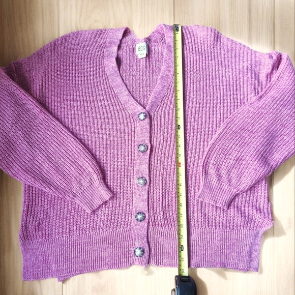 BDG Oversized Drop Shoulder Button Down V-Neck Cotton Blend Cardigan - Picture 6 of 9